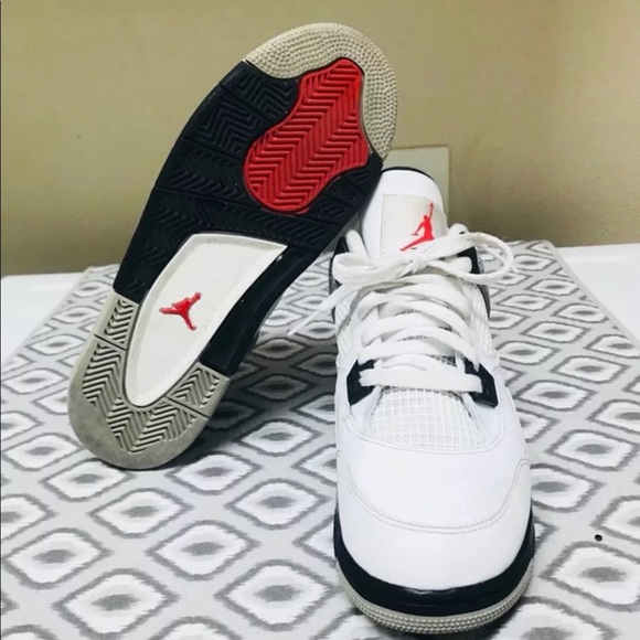 Jordan 4s - Picture 3 of 5